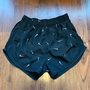 Nike Dry Swoosh Tempo Running Shorts